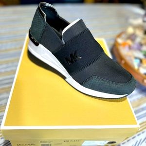 Felix Canvas and snake - Embossed Nubuck Trainer